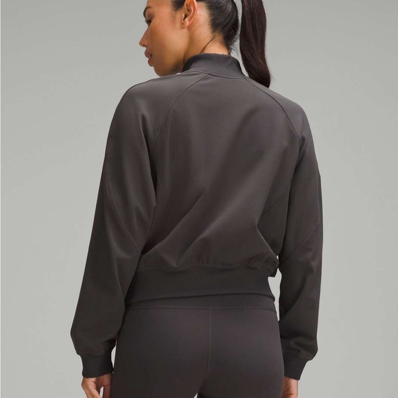 Lululemon Wunder Train Track Jacket *Twill
Graphite Grey - Picture 11 of 12